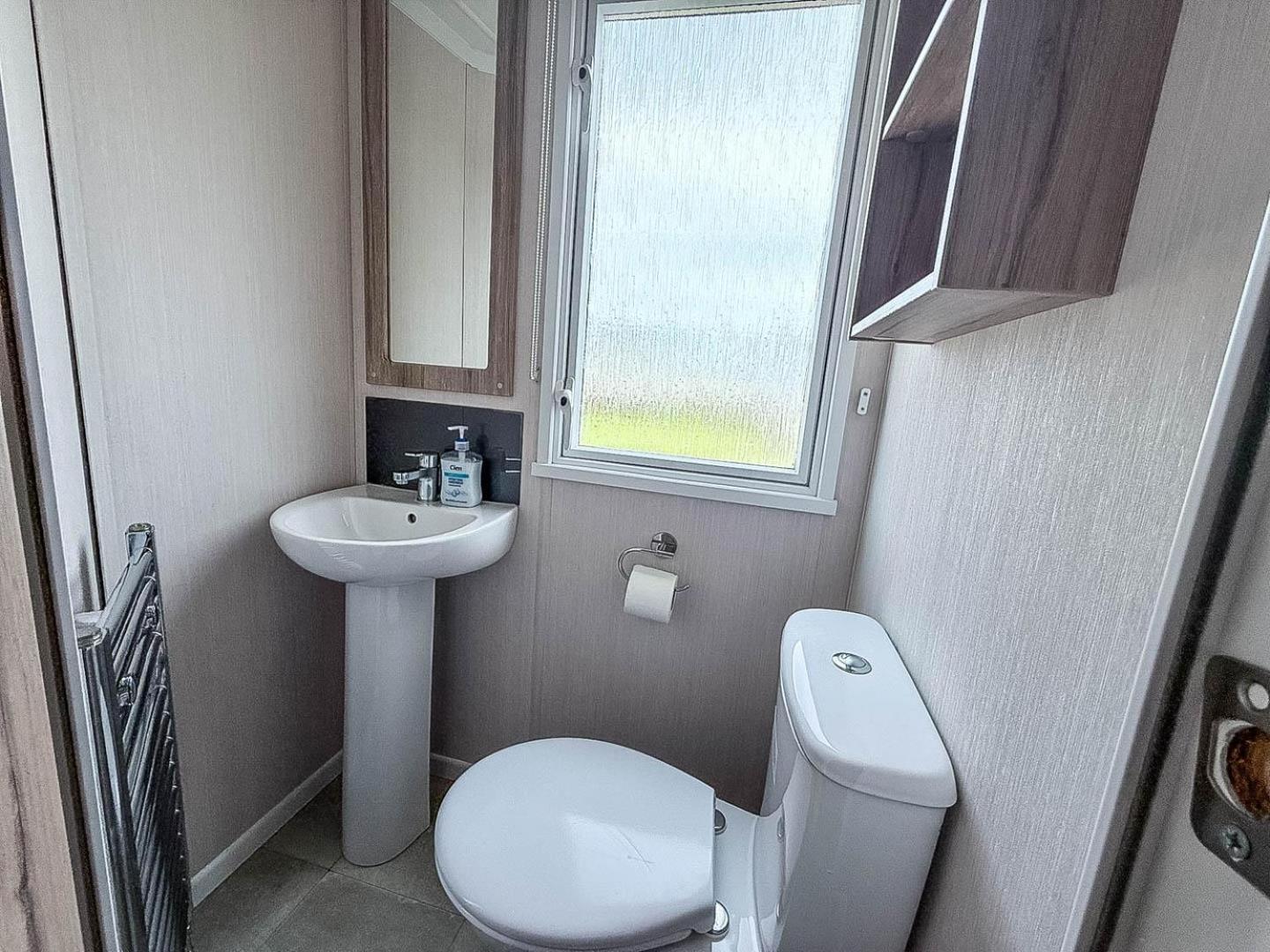 6 Berth Caravan With Decking At Sunnydale Holiday Park Ref 35243Kg Louth  Exterior photo