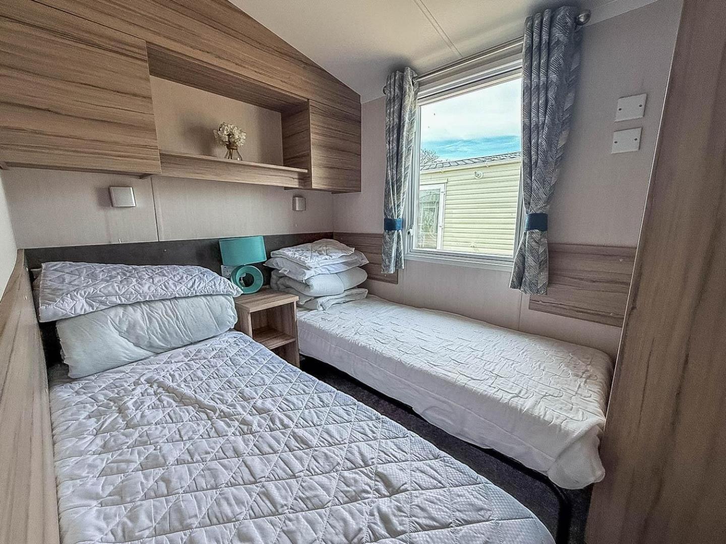 6 Berth Caravan With Decking At Sunnydale Holiday Park Ref 35243Kg Louth  Exterior photo